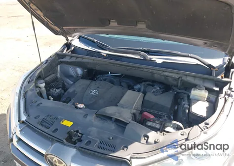 2018 Toyota Highlander Le Plus из США, поврежденный, VIN 5TDBZRFH5JS902299